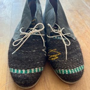 Ten & Co Kilm and leather oxfords.